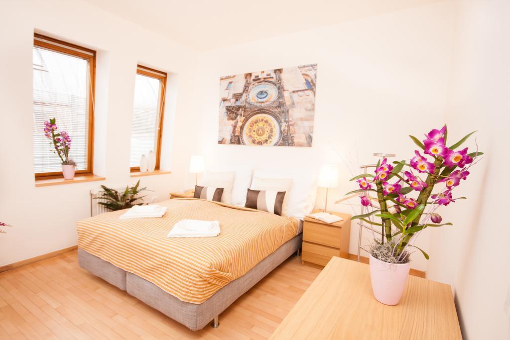 Wenceslas Square Lofts Prag Rum bild